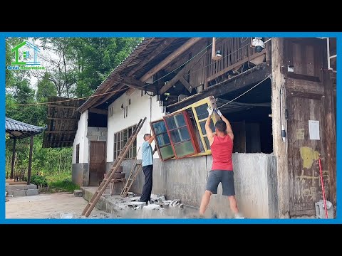 Divorcing his wife, the young man and his father began a project to renovate the old house