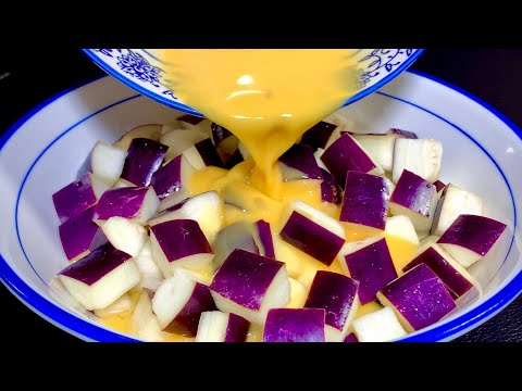 The eggplant is cut into small pieces and added with eggs. It’s so fragrant.