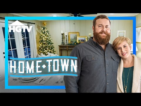 Christmas in July: Couple Gets Fresh Start in Cozy Home - Full Episode Recap | Home Town | HGTV