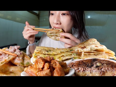 10块钱加肉加蛋的冷饭麦饼，皮厚馅厚！碳水叠加双重满足！【小紧张的虫虫】