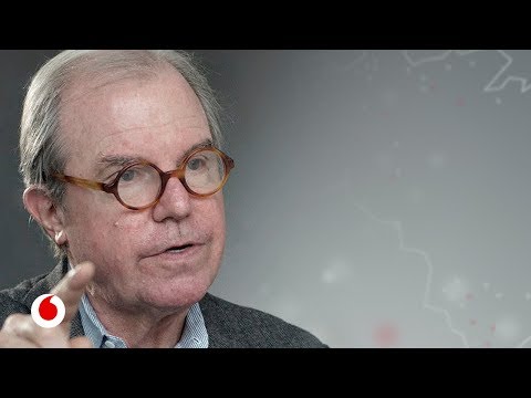 Nicholas Negroponte: “En el futuro aprenderemos idiomas tomando una pastilla”