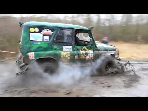 Русский УАЗ пройдет везде.