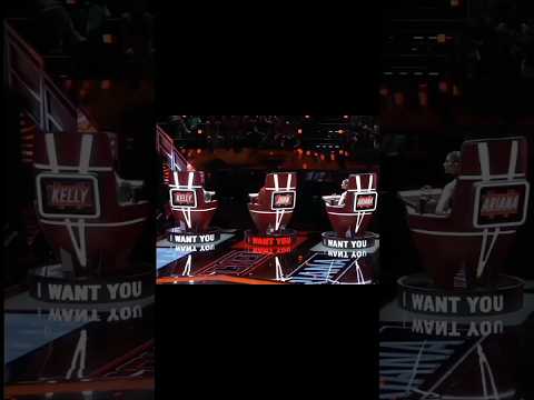 Ariana retaliated against John Legend very satisfyingly. #thevoice