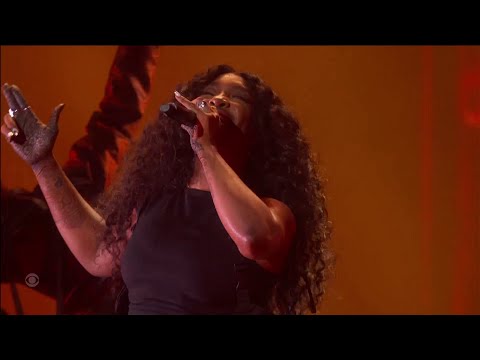 SZA - Kill Bill Grammy Performance