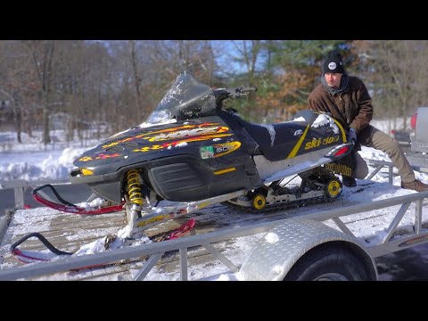 I Bought a Prisoners $350 Snowmobile. How Bad Could It Be? (Sat 20 Years)