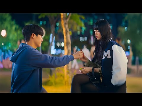 She is a Washed-Up Idol but a Poor Student Falls In Love With Her