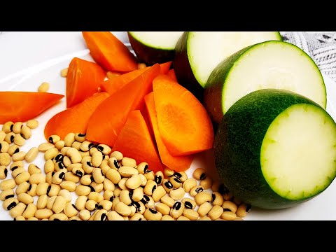 秋天啦🍁教你煲個神奇解秋燥🍂滋潤皮膚抗乾燥嘅湯水😋秋季要調理好個身體💪冬天先至唔會容易病🌸花生雞腳眉豆節瓜煲湯 Chinese style soup that protects skin