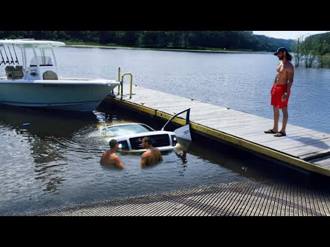TOTAL IDIOTS AT THE BOAT RAMP!