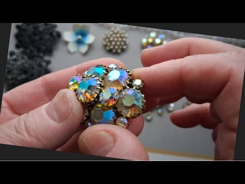 844. So, in the end, I bought some at the flea market. Let's get the decorations in order.