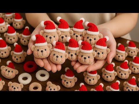 Christmas teddy bear keychain made from hair ties 🐻 very easy, you only need hair ties🎄