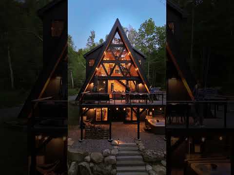 Ski season is still in full swing ❄️Builder: @trudesignbuild Designer: @trudesignbuild @amyjmarkus