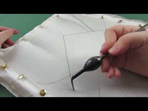 Как набрать резерв в трубочку и правильно нанести его на ткань в технике холодного батика