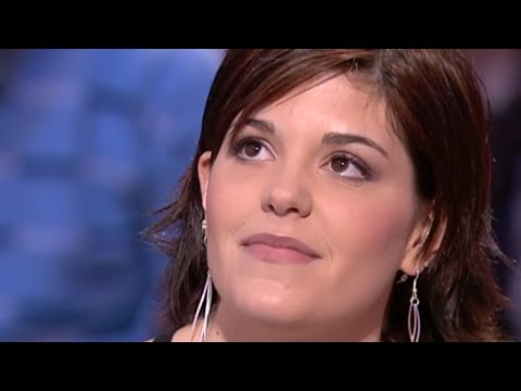 Une femme pompier vient déclarer sa flamme a son meilleur ami