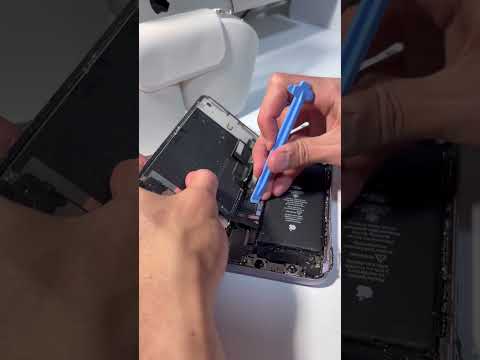 Cambiando la pantalla de un iPhone11 de un compañero 🏫 #iphone #iphone11 #screenrepair #iphoneair