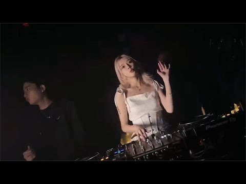 【精选9首】DJ女声伤感情歌，歌声好听，旋律优美，令人陶醉！