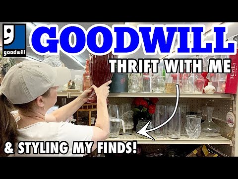 2025 Thrifting for Christmas Decor at Goodwill • THRIFT STORE SHOPPING  AND HAUL