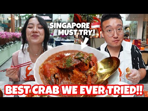 Trying Singapore SIGNATURE CHILLI CRAB! 🦀 | Singapore travel food vlog