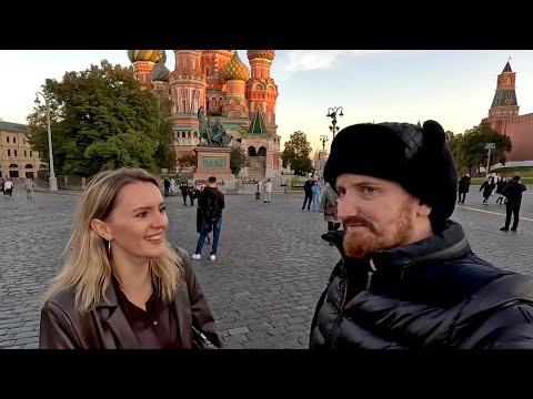 Classic SOVIET Canteen Food Review - Russian Cuisine 🇷🇺