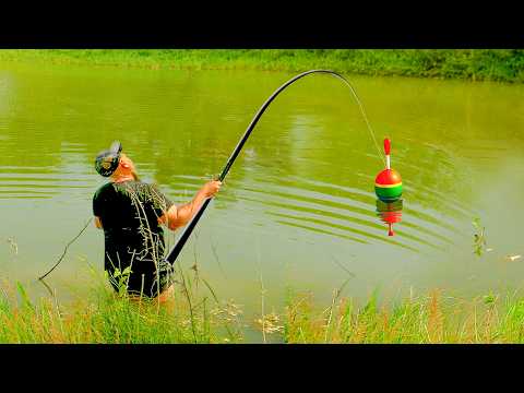 РЫБАЛКА ВЫШЛА ИЗ-ПОД КОНТРОЛЯ! ЭТО ЖЕСТЬ - УДОЧКА УЛЕТЕЛА В ВОДУ! РЫБАЛКА НА ПОПЛАВОК!