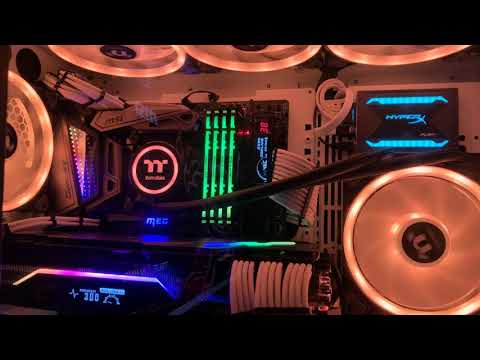 MSI Dynamic Dashboard OLED screens demonstration