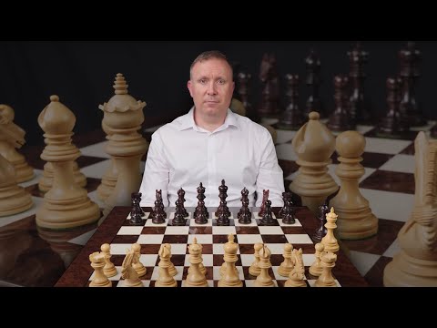 The Luxury Staunton Garvi Rosewood and Walnut Grand Chess Set [RCPB291]