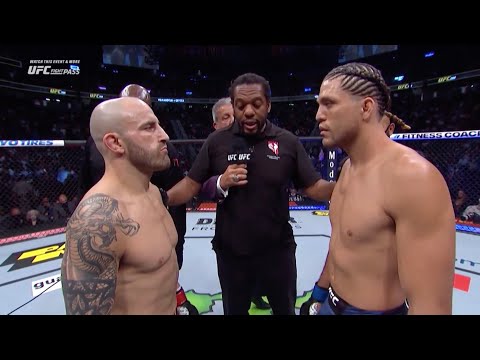 Александр Волкановски vs Брайан Ортега: Вспоминаем бой