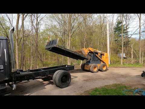 Putting a flatbed and DIY on-board air for my International 4700