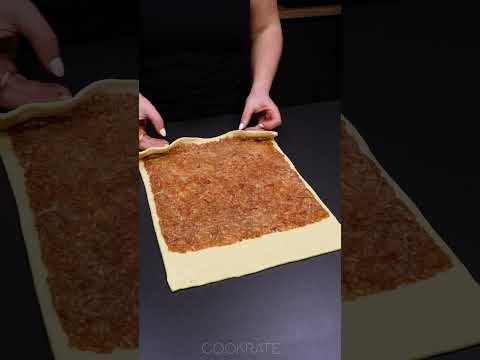 Dessert in 5 minutes! Just puff pastry and 2 apples