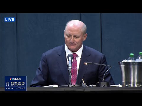 Warren Buffett: I spend 'more time looking at balance sheets' than income statements