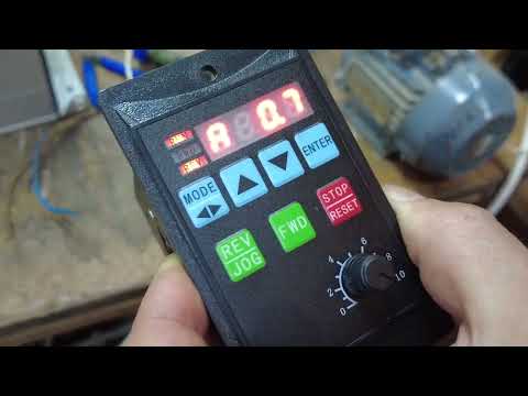 Zuked HE100-T3S-15ROG 15 кВт вход 220В., с выходом 380 В три фазы и малыш VFC-M0701S 1,5 кВт 220 В.