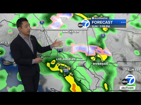 Heavier rain expected Sunday afternoon with chance of storms. Here's the timeline.