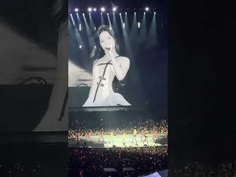 [3/3]  #blackpink “SHUTDOWN” live from Barcelona #deadlineworldtour