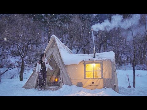 ❄️heavy snowfall in the Forest Camp | built an air tent in the shape of a cabin🏕