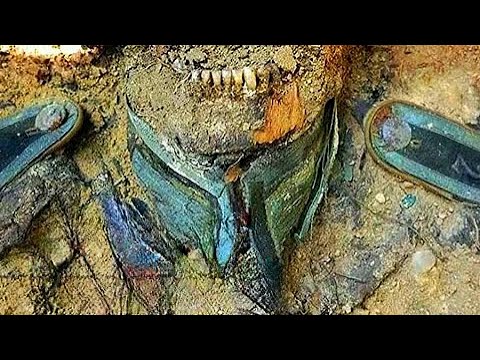 EXCAVATION OF GERMAN WWII DUGOUTS / METAL DETECTING WW2