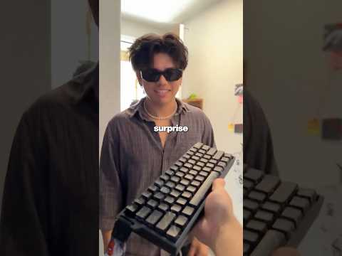 Surprising My Friend With His DREAM Keyboard (wooting60he)