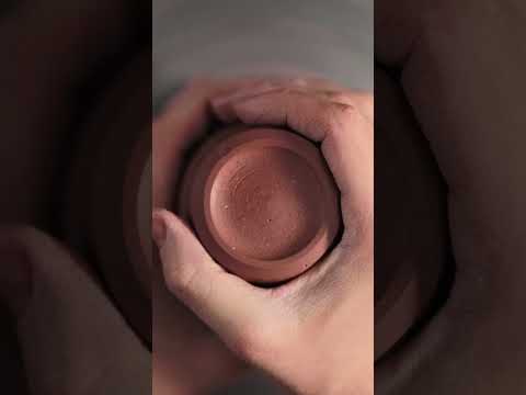 Finishing a Pot’s Base, The Most Important Part