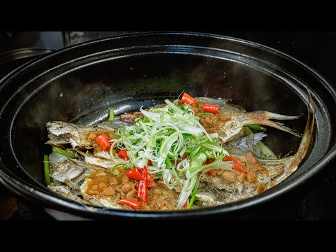 廣東話影片｜砂鍋普寧豆醬白鯧魚｜原來潮州菜都可以做成煲仔菜，咸鮮惹味好送飯，都係好簡單者，跟住影片做就得(記住看最後總結，不要放太多豆醬哦，要不然就會很咸的。)。。
