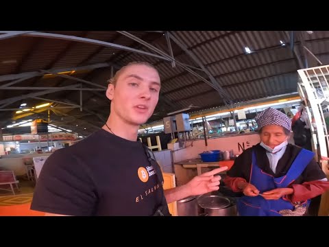 First IMPRESSIONS Of COCHABAMBA | Bolivia's BEST FOOD? 🇧🇴