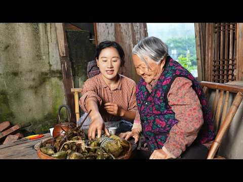 Dragon Boat Festival, It's Dragon Boat Festival, time to eat zongzi.Do you like sweet or salty ones?