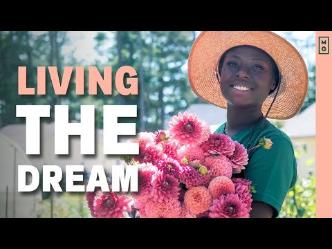 She Turned Her Home Garden Into A DREAM Flower Farm! 🌻