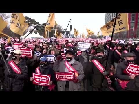 Seoul to take legal action against doctors who walkout | REUTERS