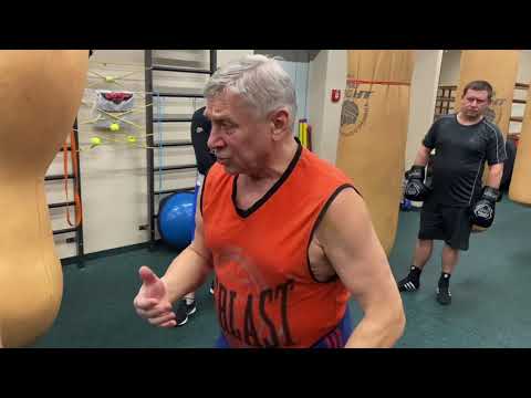 Как правильно «закрывать» кулак при ударе