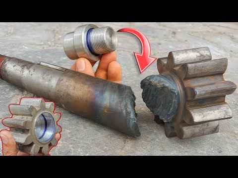 IMPOSSIBLE Repair? Saving a Bulldozer Drive Shaft with a Simple Iron Bar by Technical Method