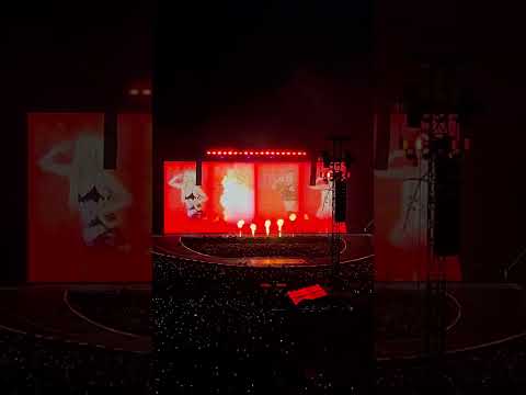 #blackpink “Playing with Fire” live from the #deadlineworldtour Barcelona