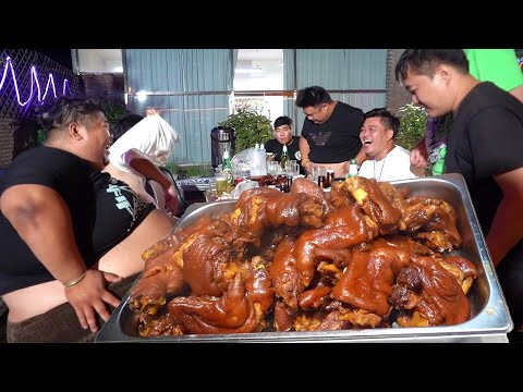 朋友点名要吃猪蹄，猴哥买40斤卤上一锅，软烂入味，下酒没治了！【胖猴仔】