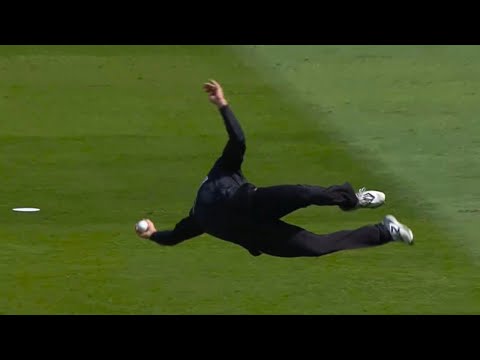 "He's Not Human" MOMENTS in Cricket