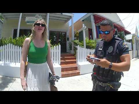 Police Step In After Tourists Steal from Coffee Shop Tip Jar