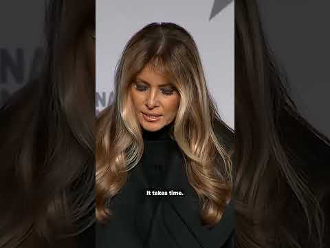 Melania adds ball gown to Smithsonian collection