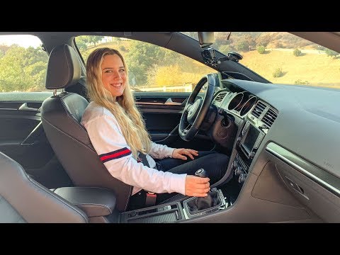 TEACHING MY SISTER HOW TO DRIVE MANUAL!