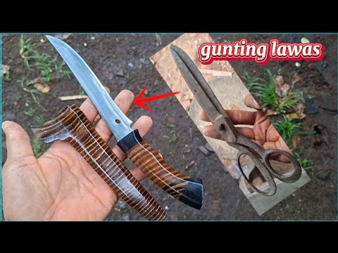 Butuh kesabaran yang tinggi,  membuat pisau dari gunting lawas sarung dan gagang ful tempurung 